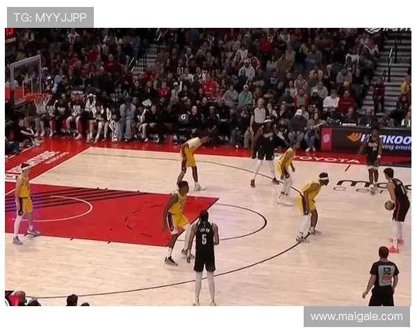 开拓者挑战湖人比赛集锦 赛场激战揭示新赛季精彩对决 开拓者挑战湖人比赛集锦 赛场激战揭示新赛季精彩对决