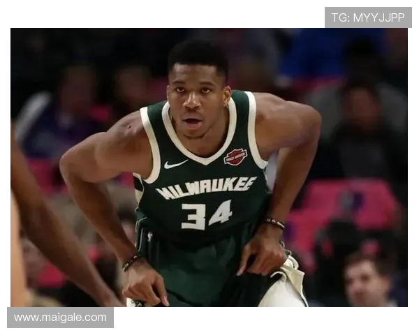 字母哥展望新赛季球队潜力称能打快节奏篮球防守将显著提升